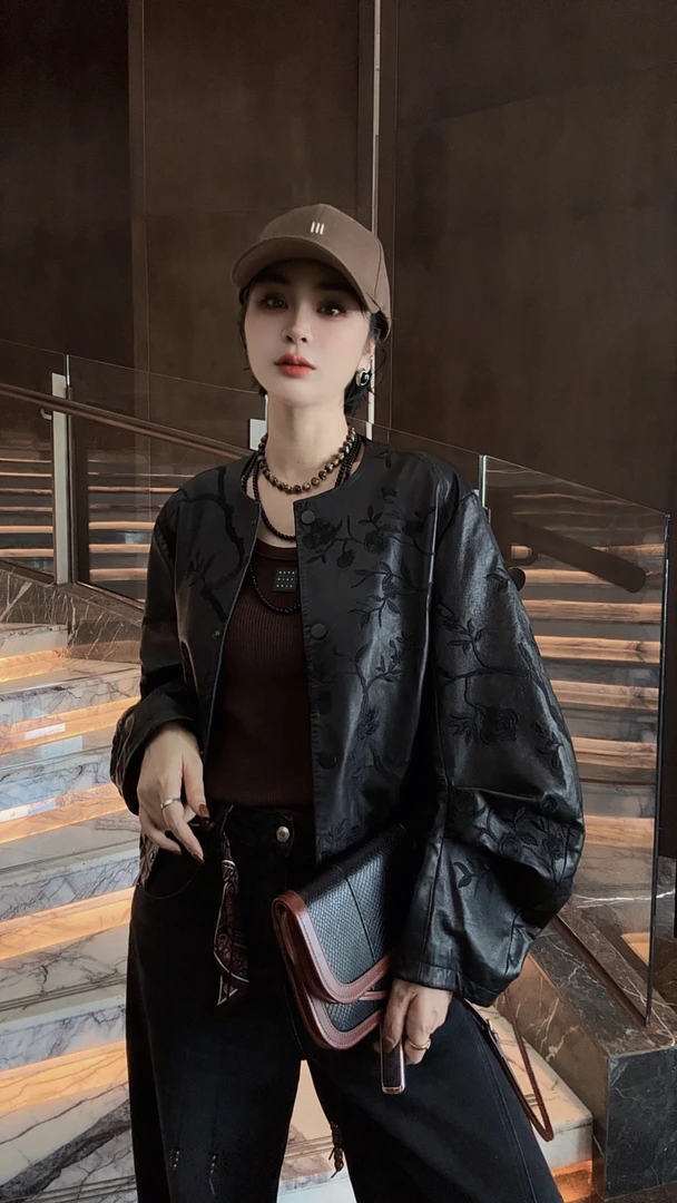 FANYE 2025早秋新款设计感国风刺绣花朵皮外套25113