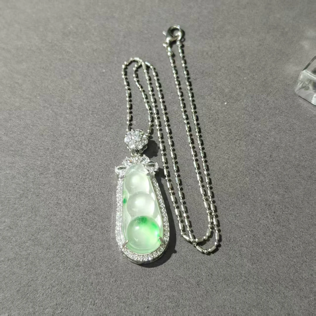 金玉满堂珠宝-时尚简约-古风气质-翠绿高冰吊坠