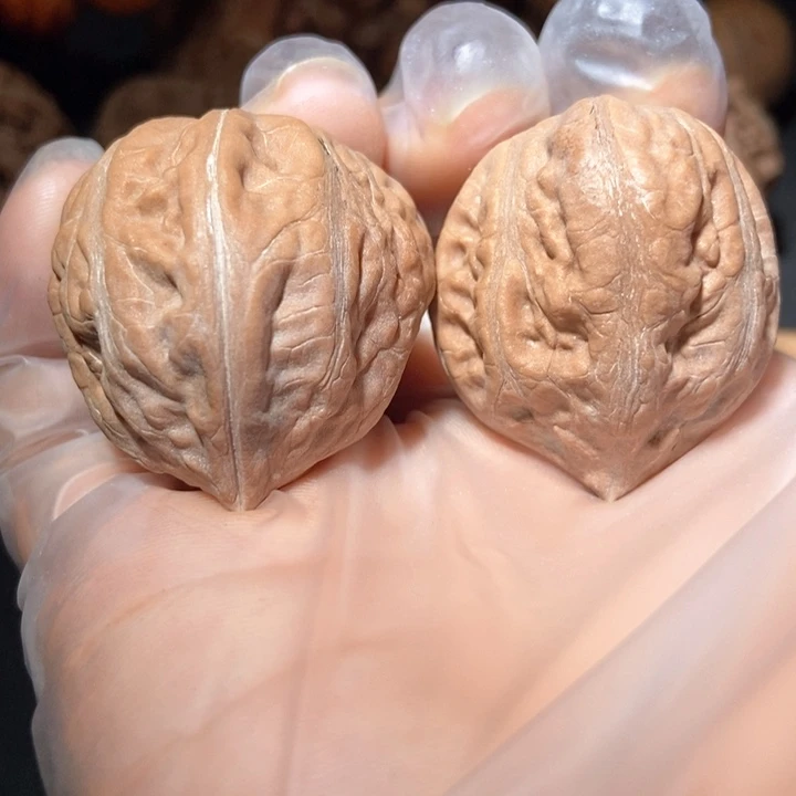 文玩核桃把件东北楸子小雪36瑕疵