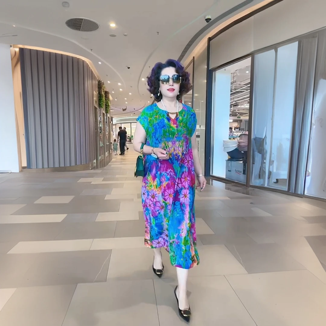 610高品质夏季新款时尚双绉连衣裙妈妈花色减龄宽松大码长裙