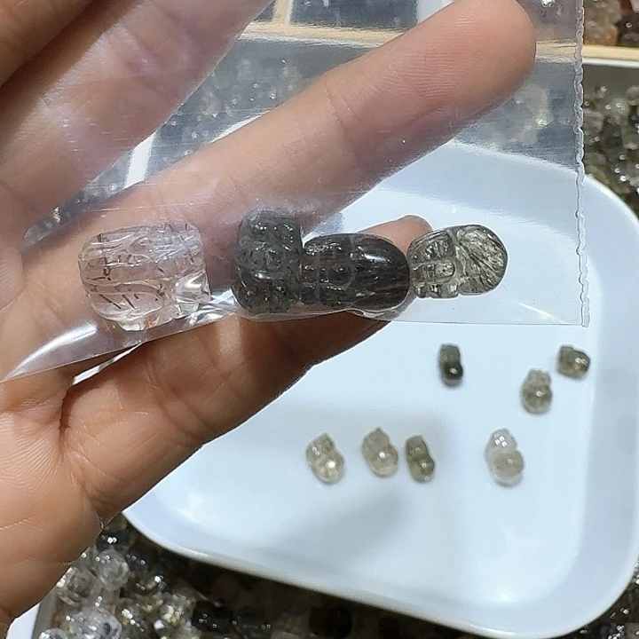 水晶手串未镶嵌水晶貔犰，8mm左右，拍多样发其一