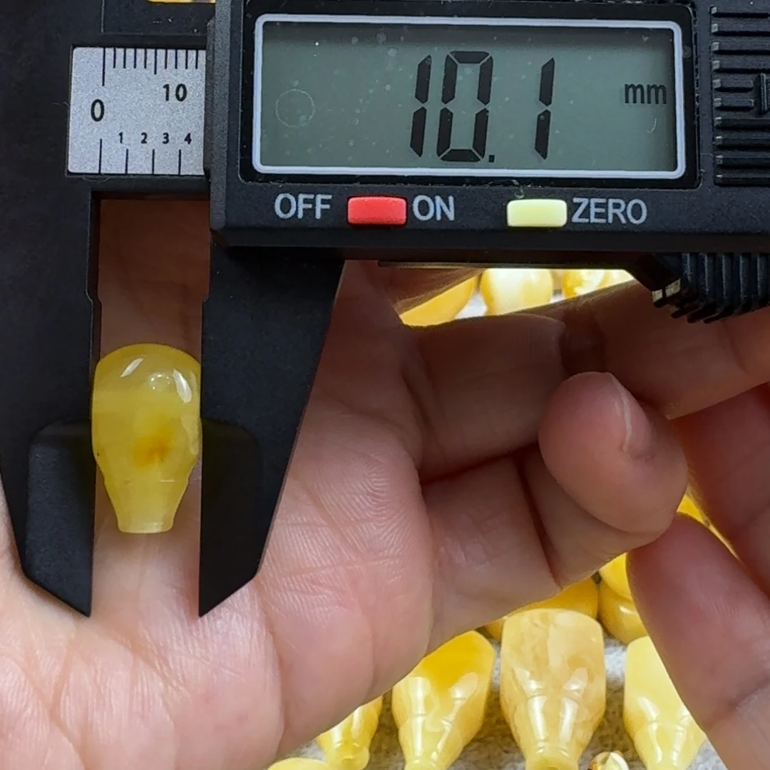 蜜蜡未镶嵌裸石21杂