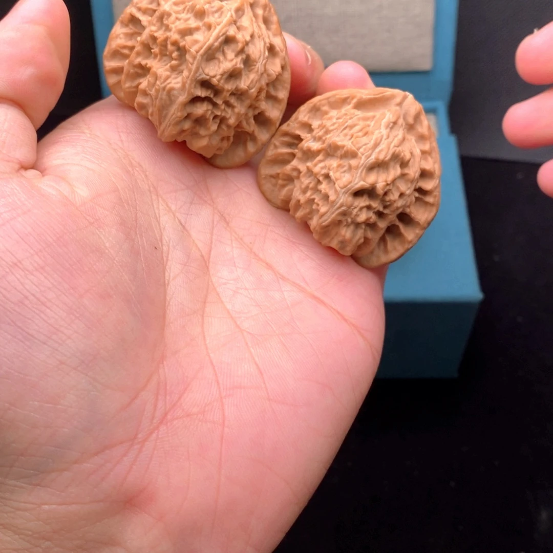 核桃文玩核桃全品福利三角白