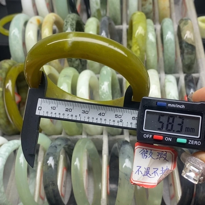 蛇纹石玉手镯40未镶嵌
