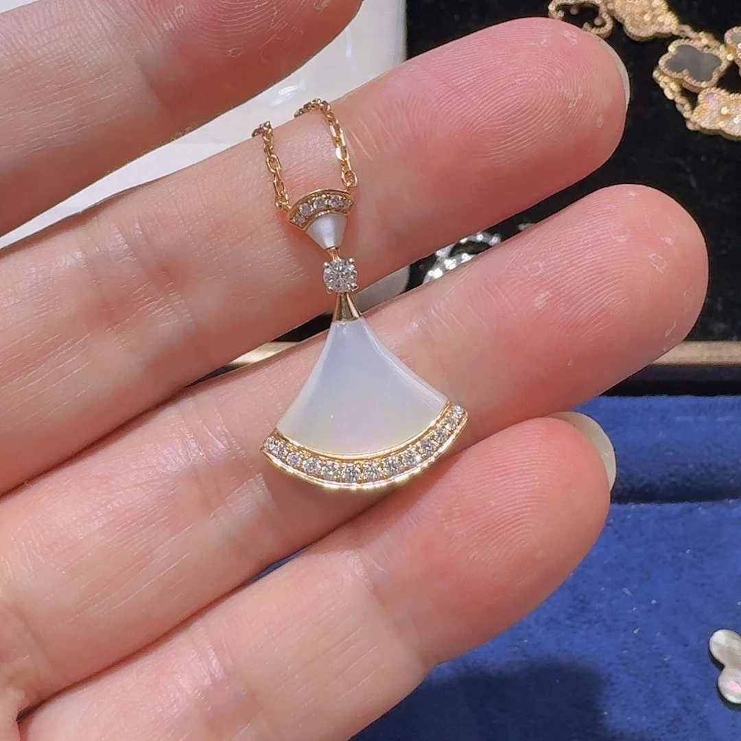 钻石颈饰18K金镶嵌裙子项链