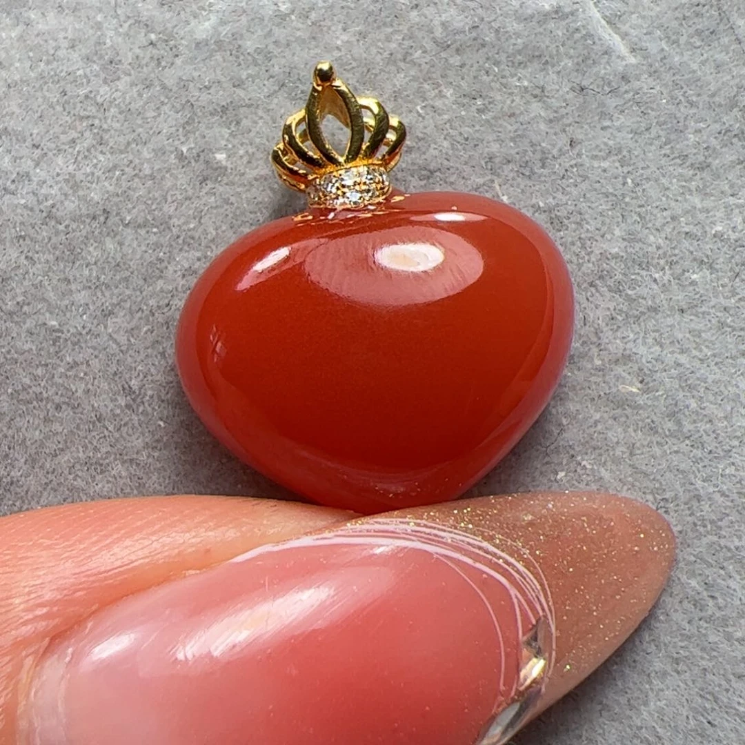 18K金镶嵌吊坠南红玛瑙