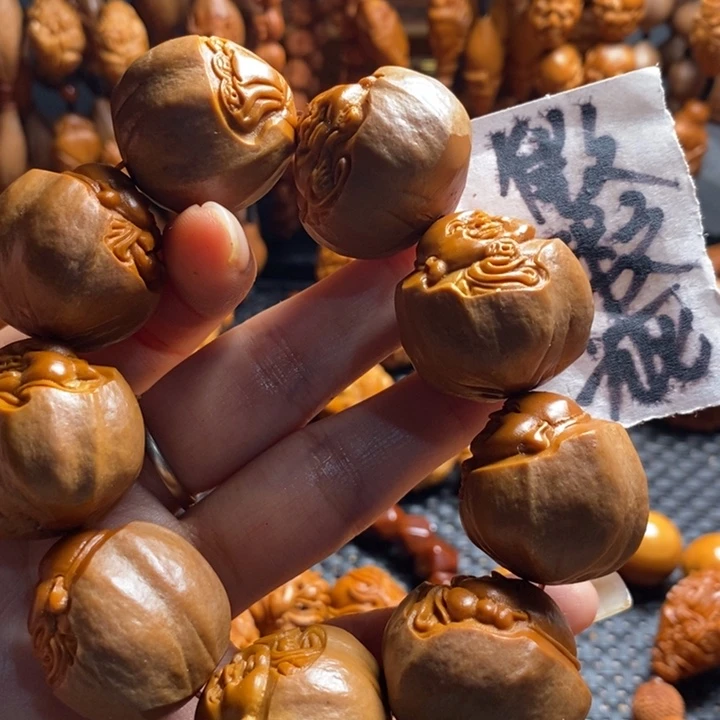 吊坠橄榄核盘**行微上色