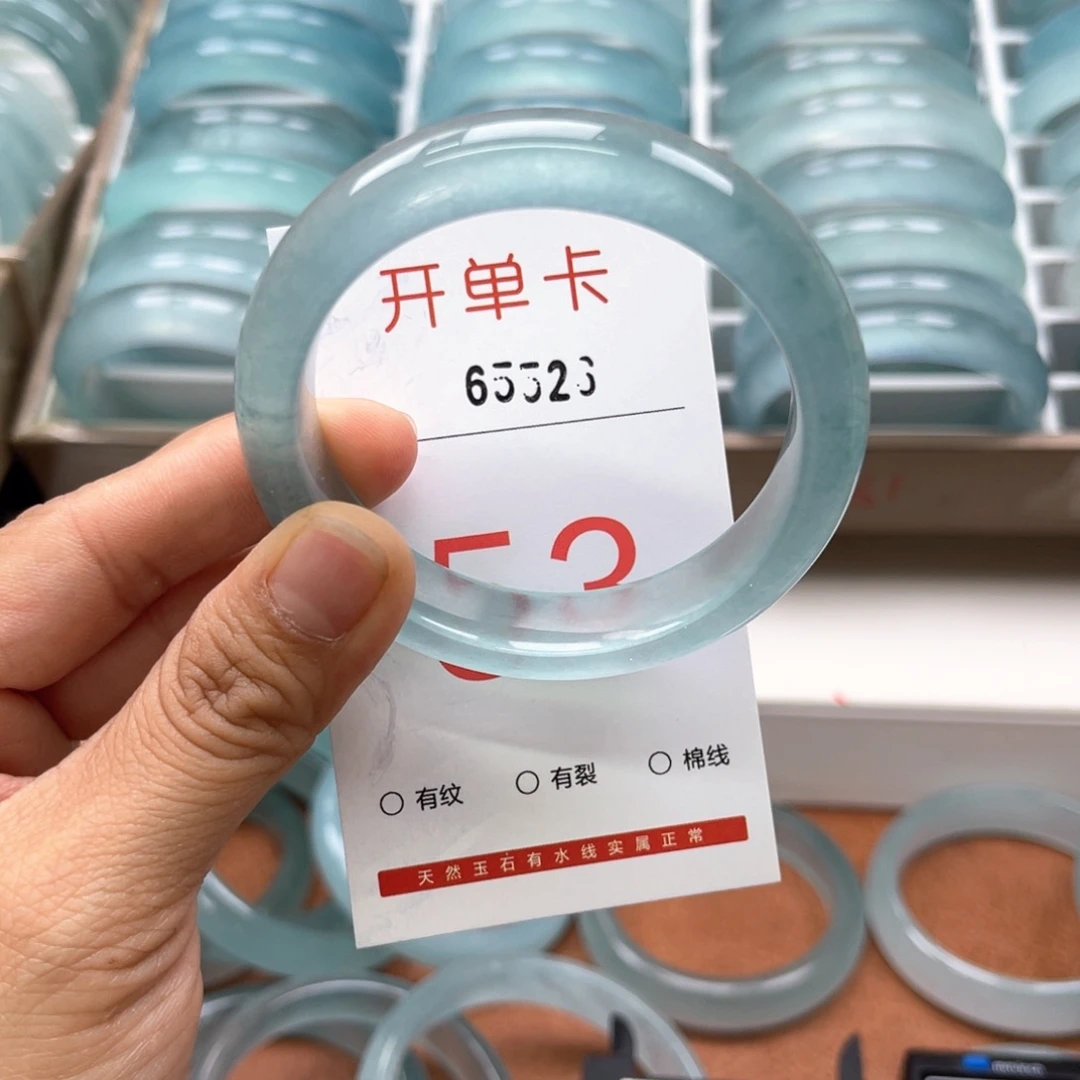石英质玉未镶嵌手镯