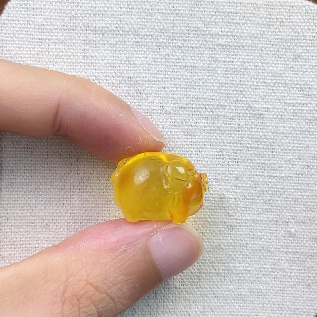 琥珀未镶嵌裸石猪猪