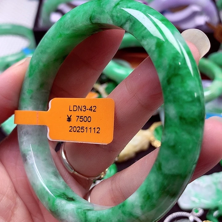 翡翠未镶嵌手镯翡翠