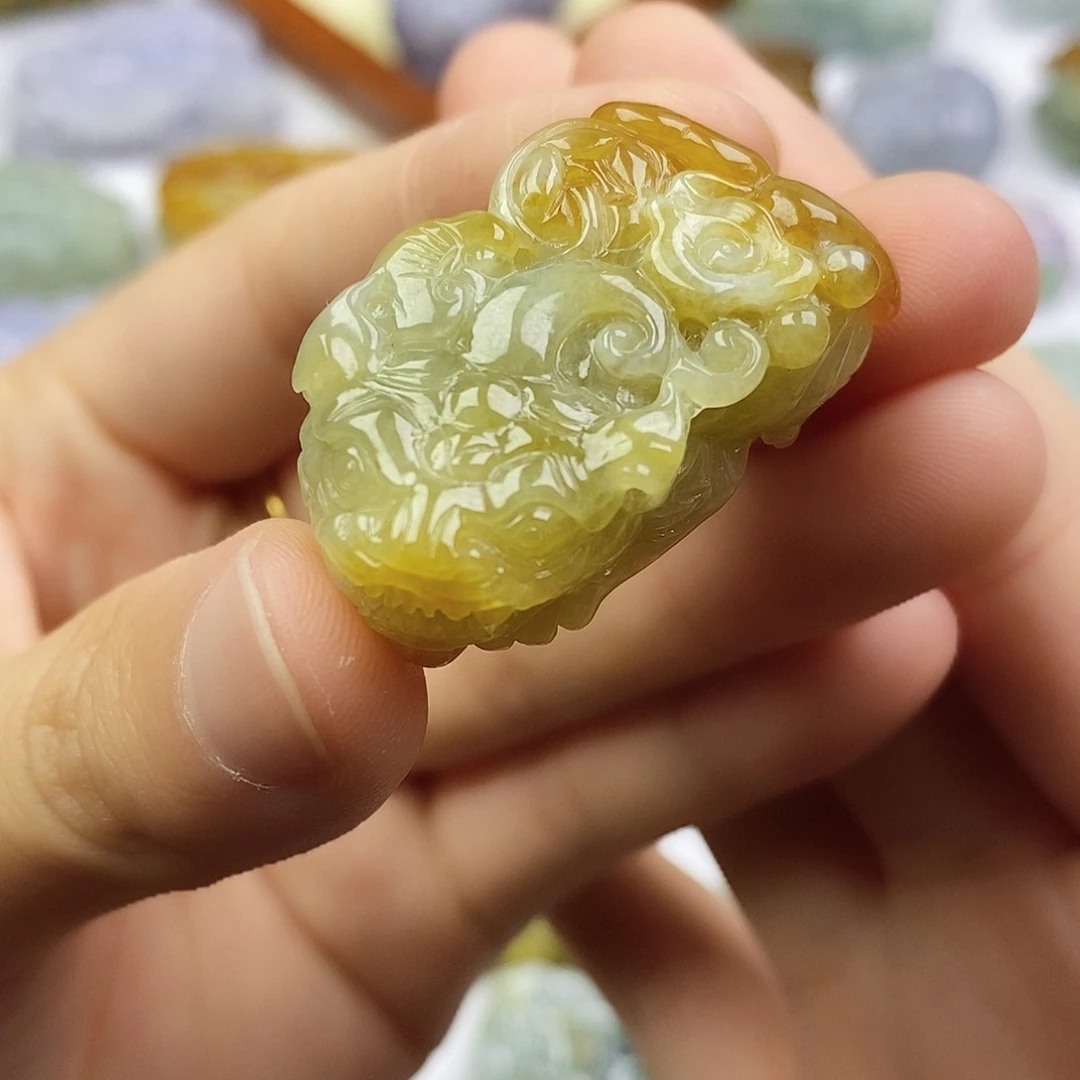 颈饰未镶嵌翡翠貔貅