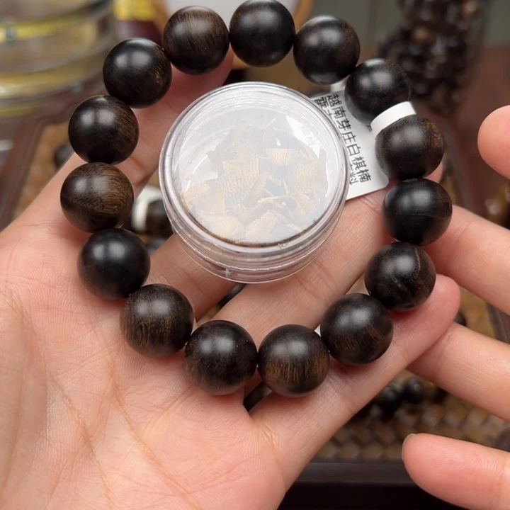 好***。沉香碎屑沉香越南芽庄白棋楠爆满留疤1.4