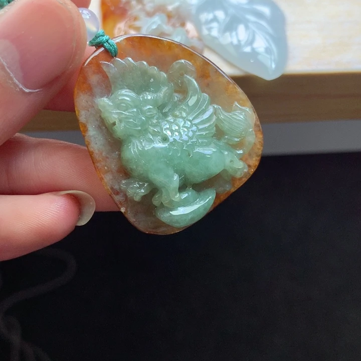 翡翠未镶嵌颈饰吊坠