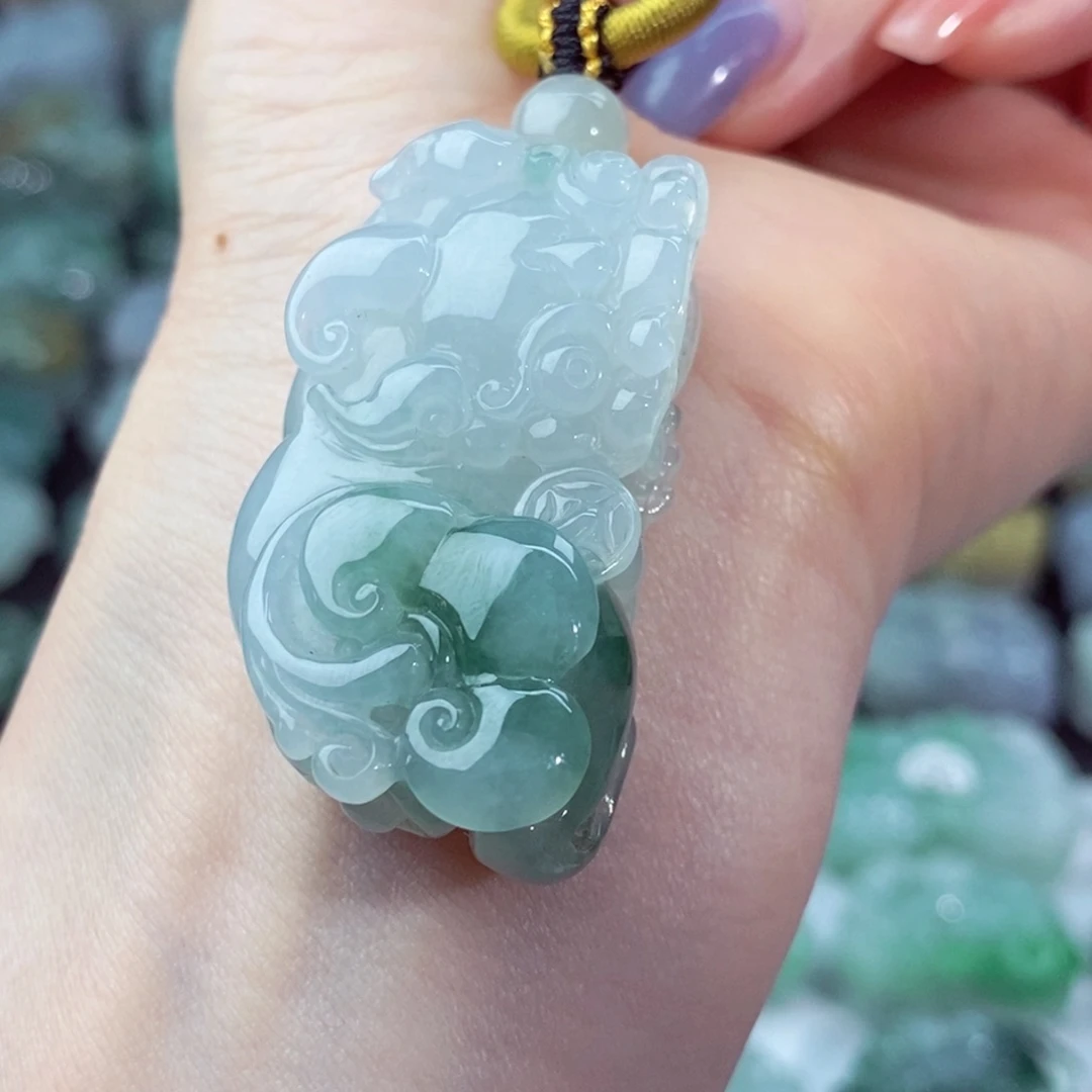 颈饰未镶嵌翡翠天然