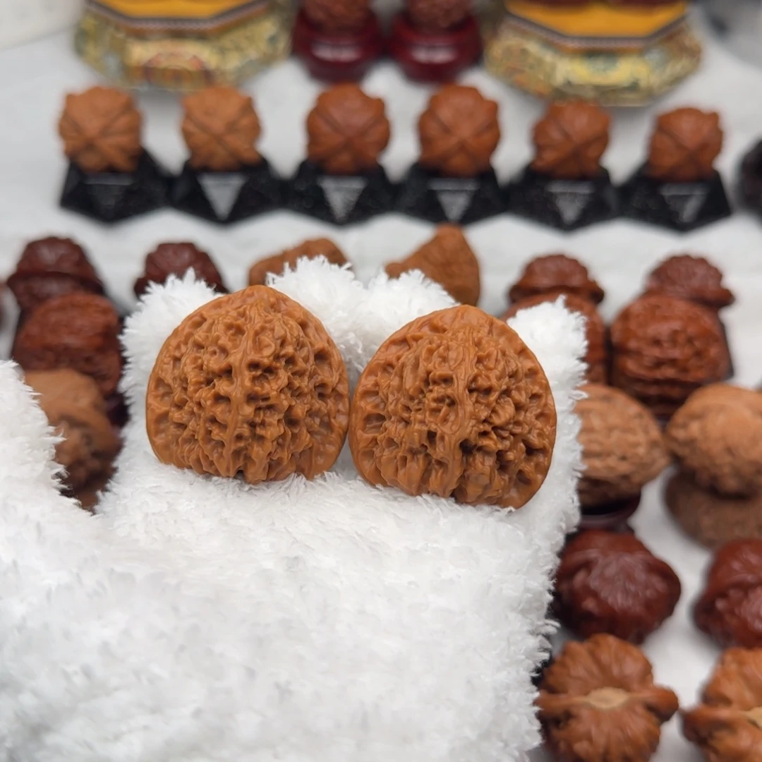 吊坠文玩核桃41三角疆