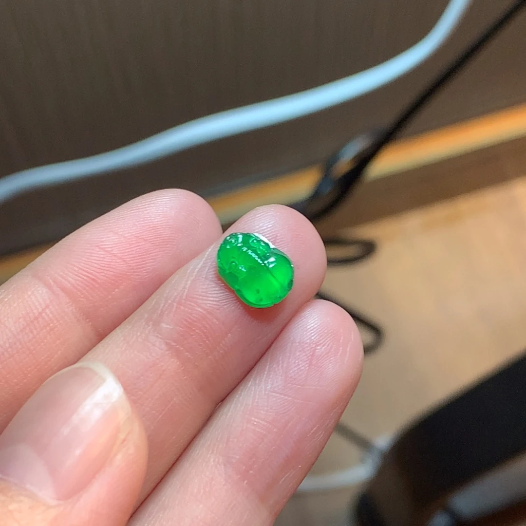 翡翠未镶嵌颈饰高冰绿貔貅