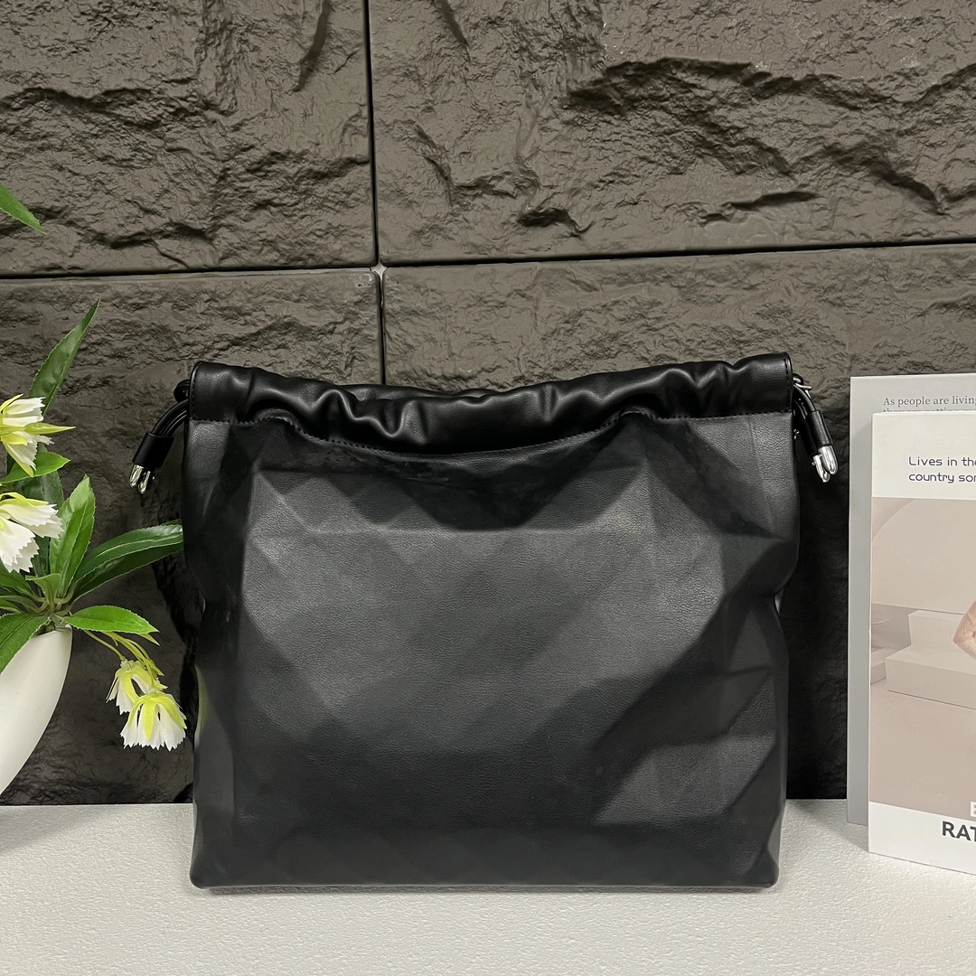 潮流新款单肩斜挎包218