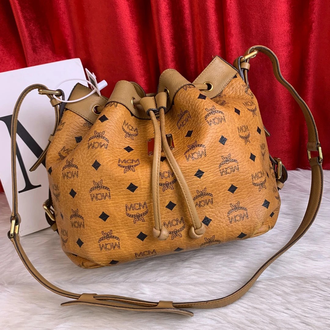 95新 MCM 干邑色抽绳福袋包/EE09704006/4006/瑕