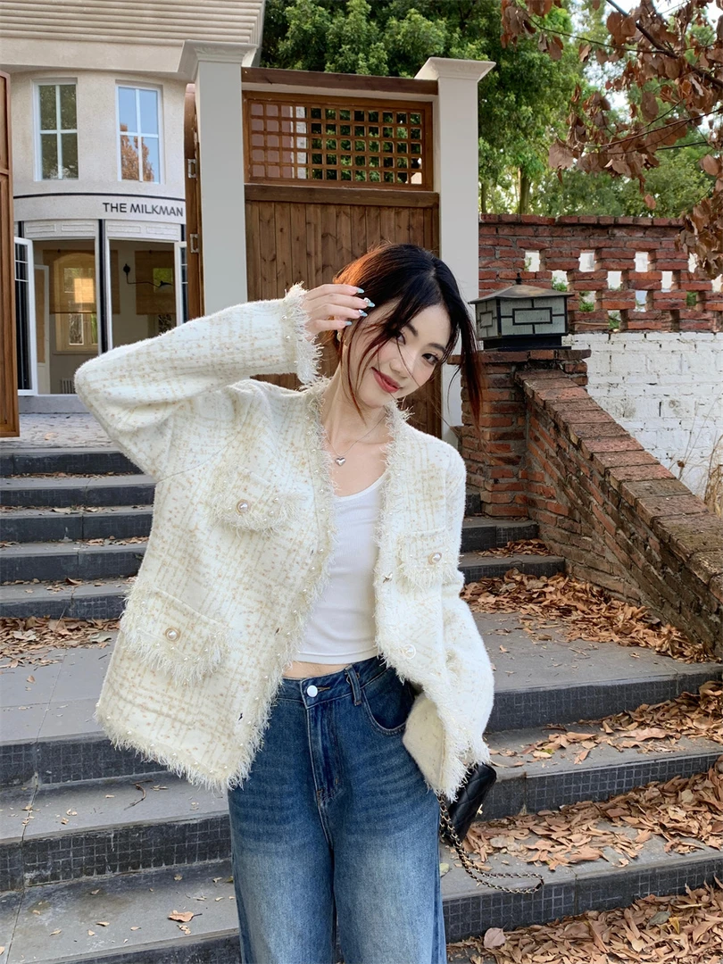 2025秋冬新款小香风外套女法式设计感流苏V领宽松长袖上衣