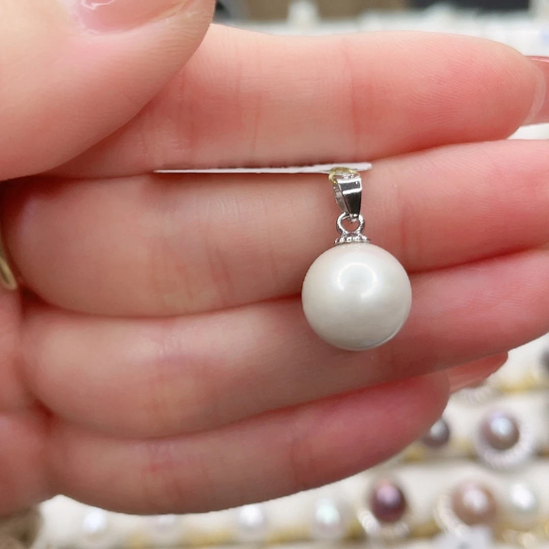 淡水珍珠吊坠(赠链)未镶嵌