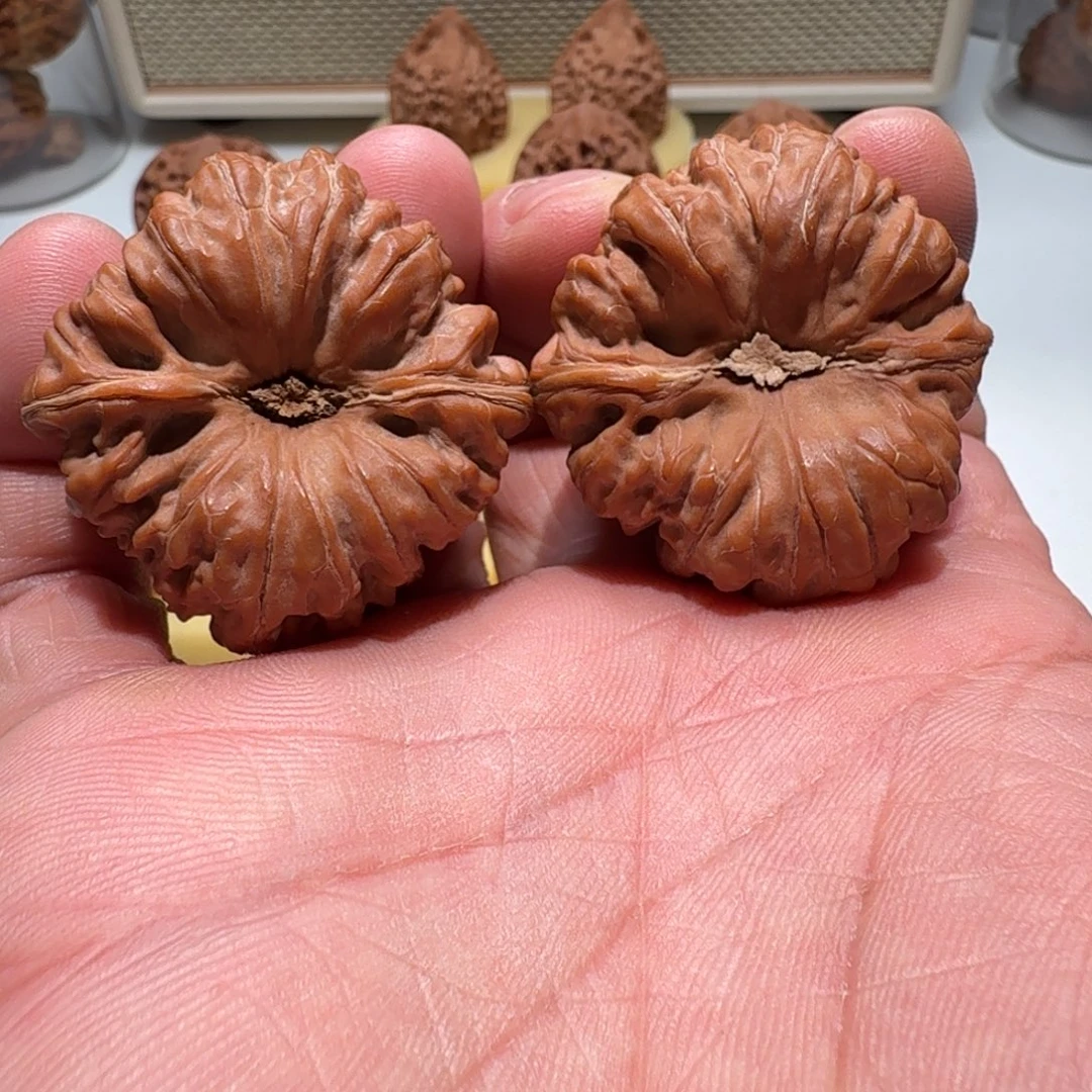 文玩核桃吊坠平谷凹底40