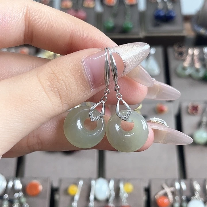 和田玉银S925镶嵌耳饰平安扣15左右