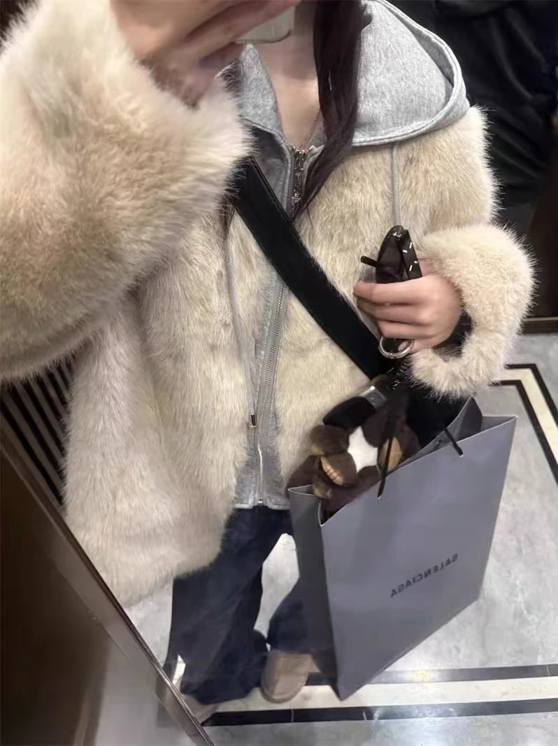 2024新款假两件宽松版毛毛外套