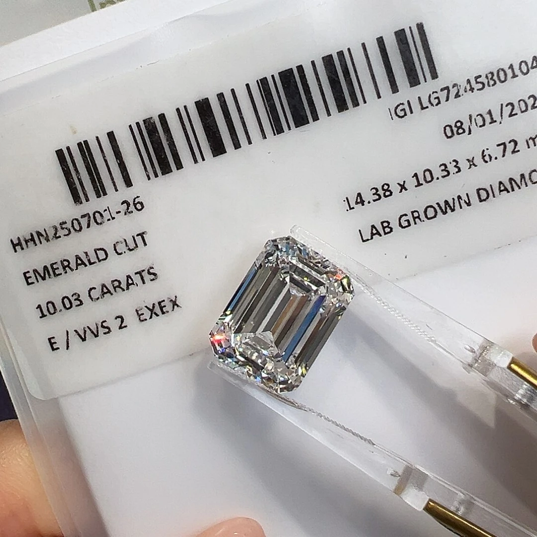 实验室培育钻石裸石10.03克拉祖母绿切钻石