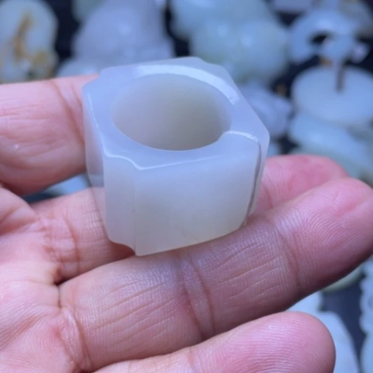 未镶嵌和田玉挂件