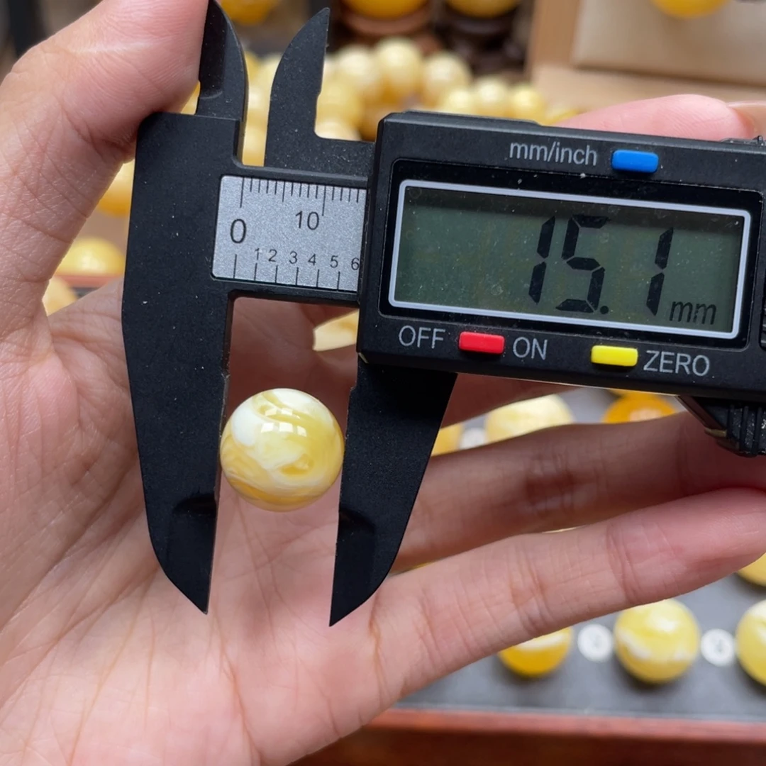 M***闵琥珀未镶嵌珠宝奇石