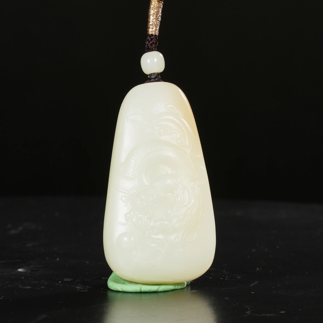 lot8新疆且末糖龙行天下坠/保利拍卖