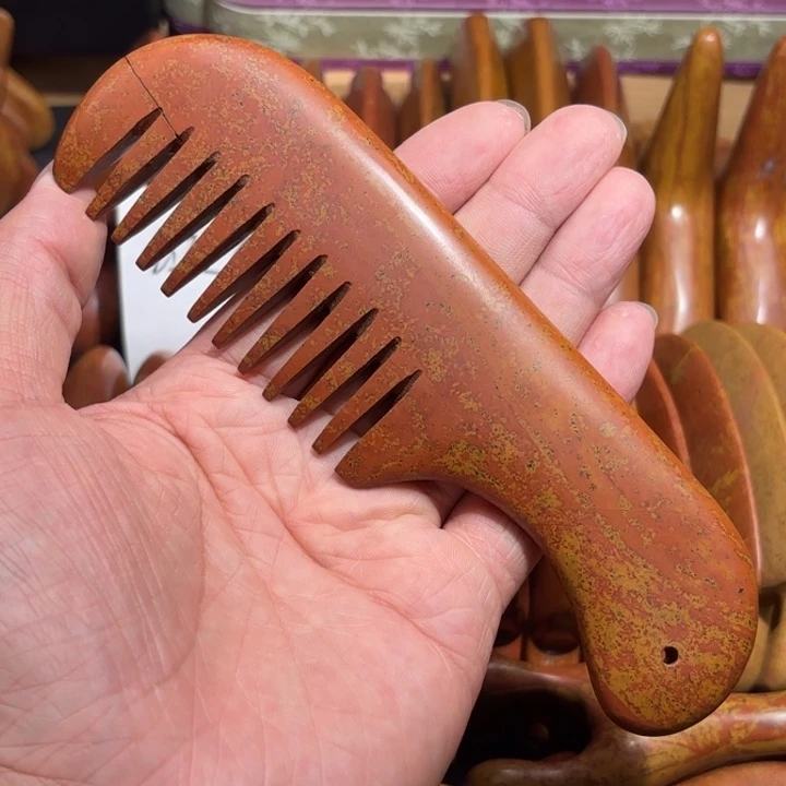 红砭石精品款长把梳子