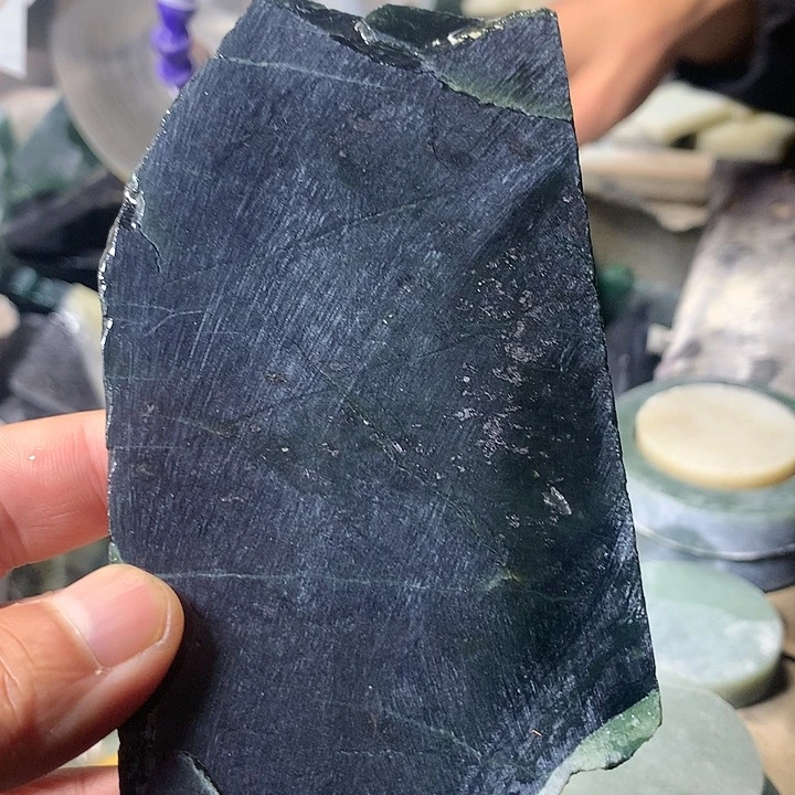 颈饰未镶嵌和田玉（糖玉）