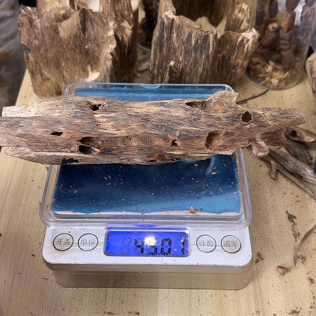 香料绿奇楠虫漏45克蓝宝石