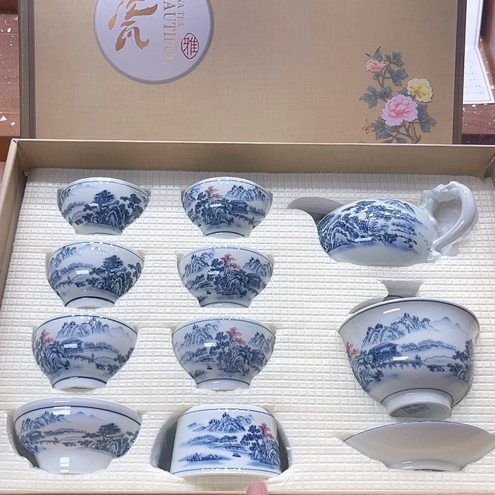 孤品茶具套装等。