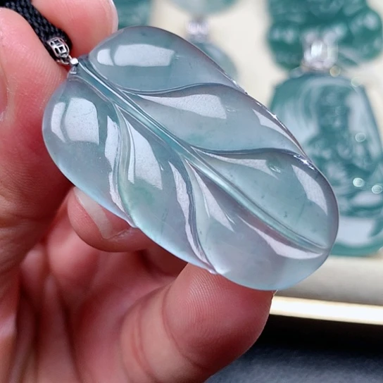 【闪购商品】翡翠颈饰未镶嵌天然翡翠