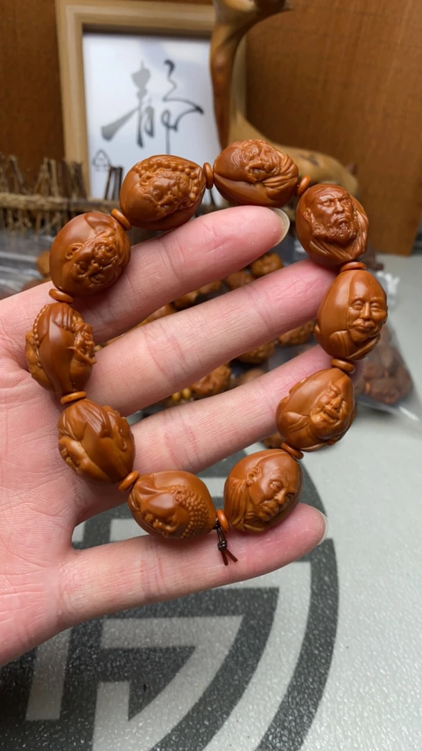 橄榄核雕工艺手串三丰罗汉