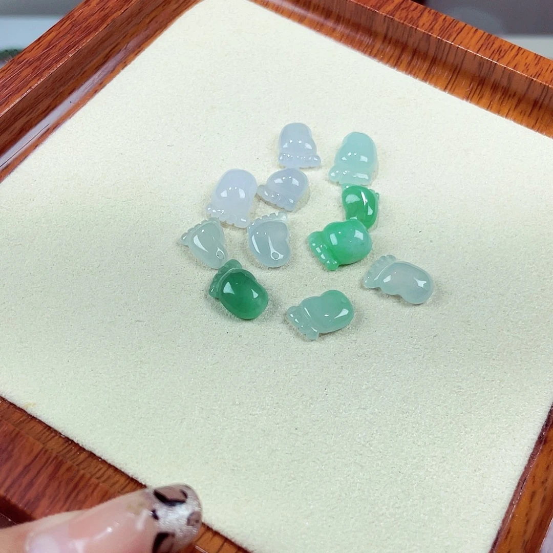 娜****未镶嵌手链翡翠天然缅甸翡翠A货