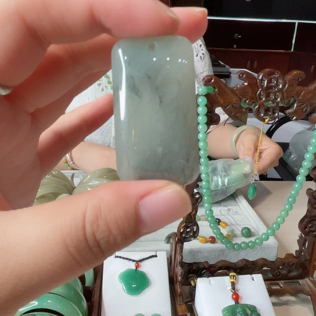 密玉（石英质玉）未镶嵌颈饰
