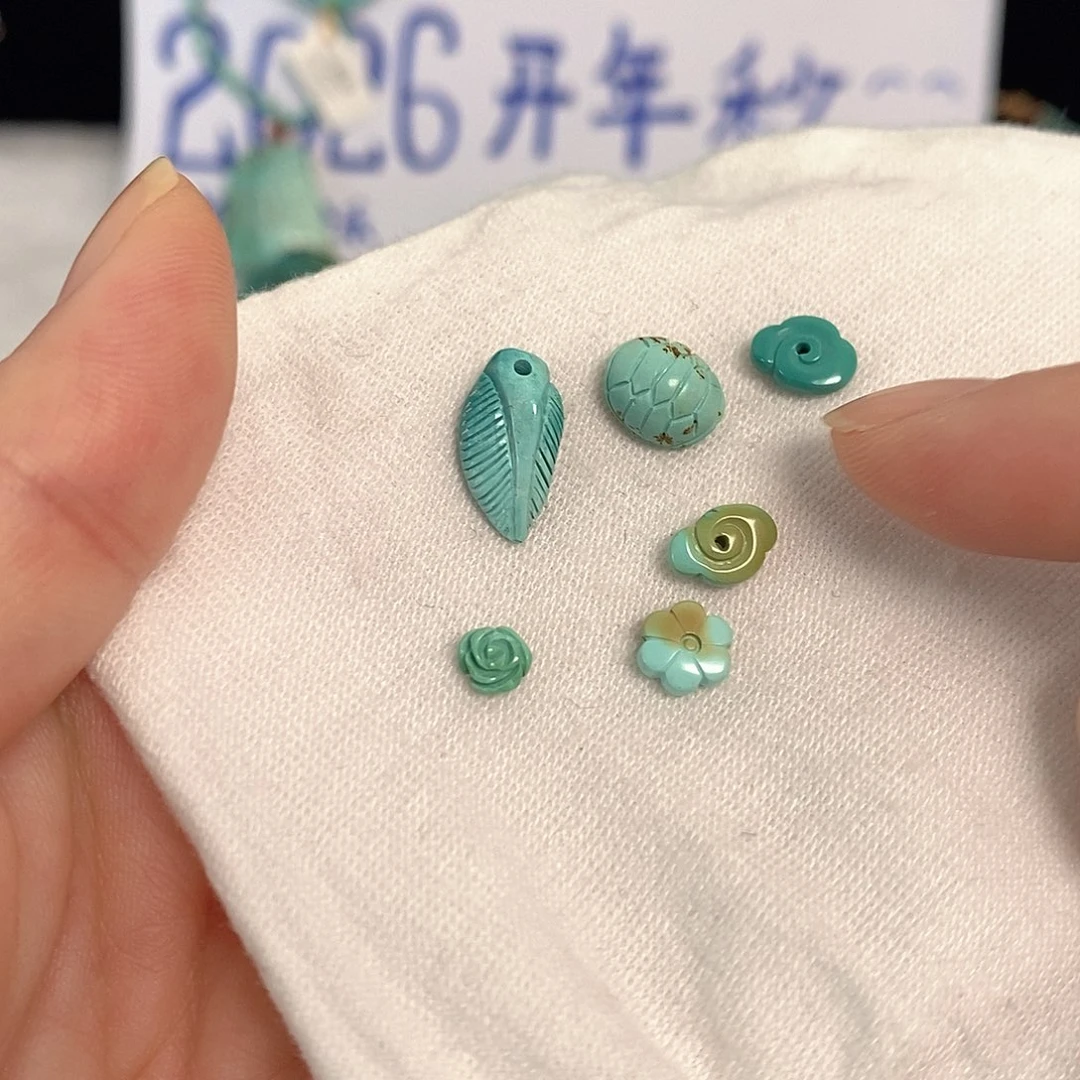 南红玛瑙未镶嵌珠宝奇石