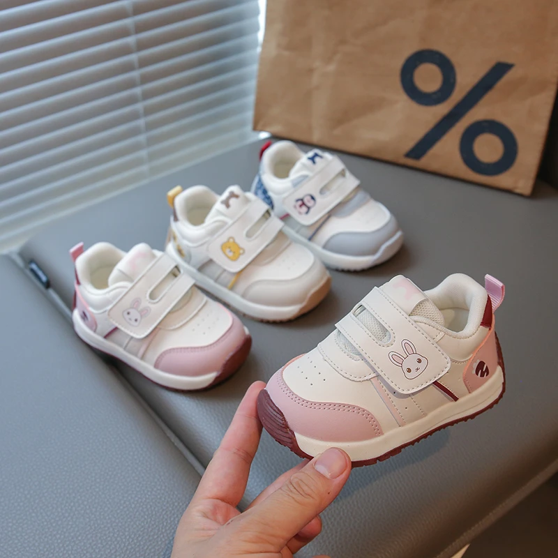 宝宝学步鞋2025秋新款男童婴儿鞋软底防滑卡通女童透气阿甘鞋皮面