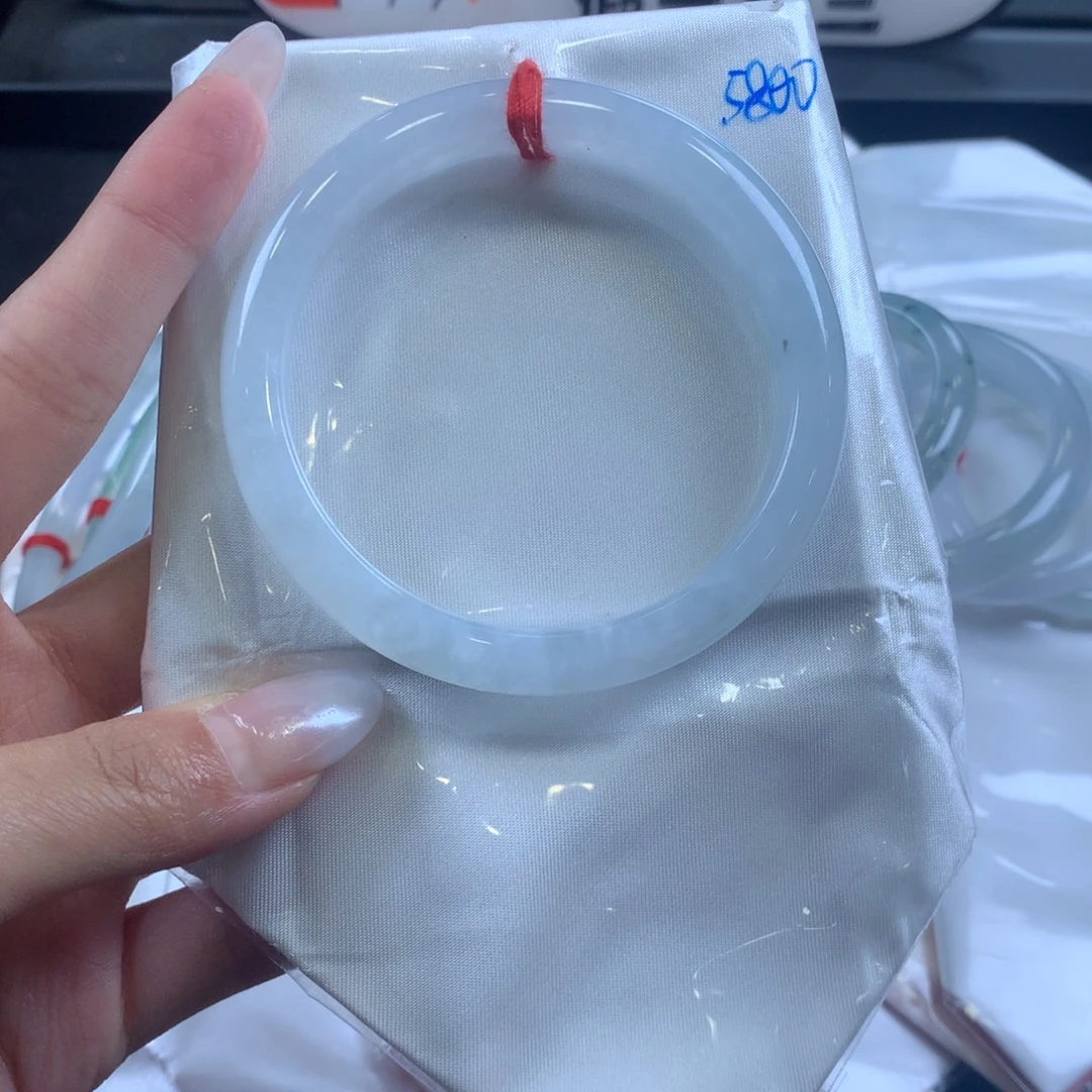 翡翠未镶嵌手镯60圈口