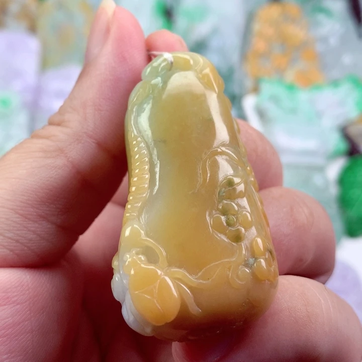 吊坠(不含链)未镶嵌翡翠
