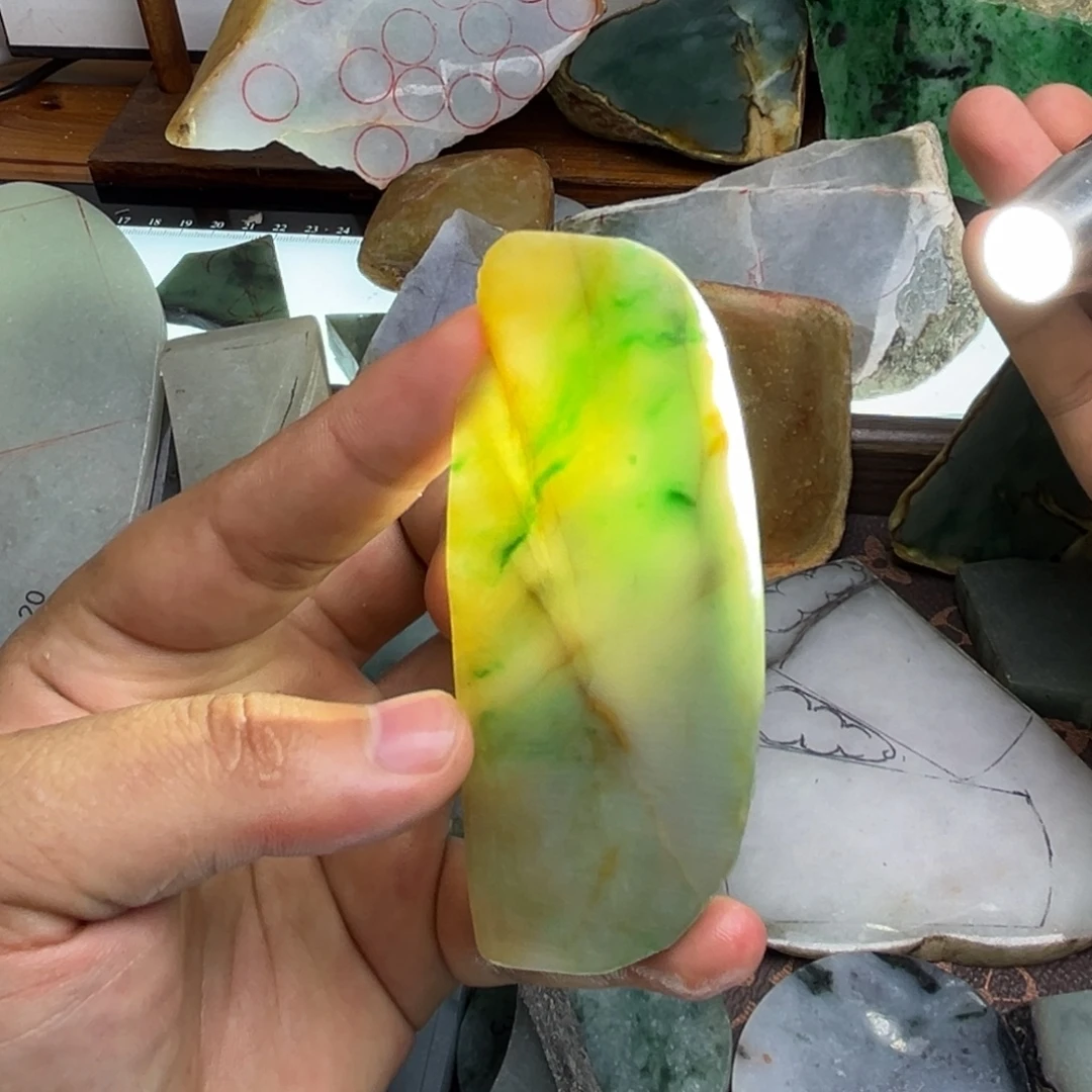 定制翡翠未镶嵌绿花