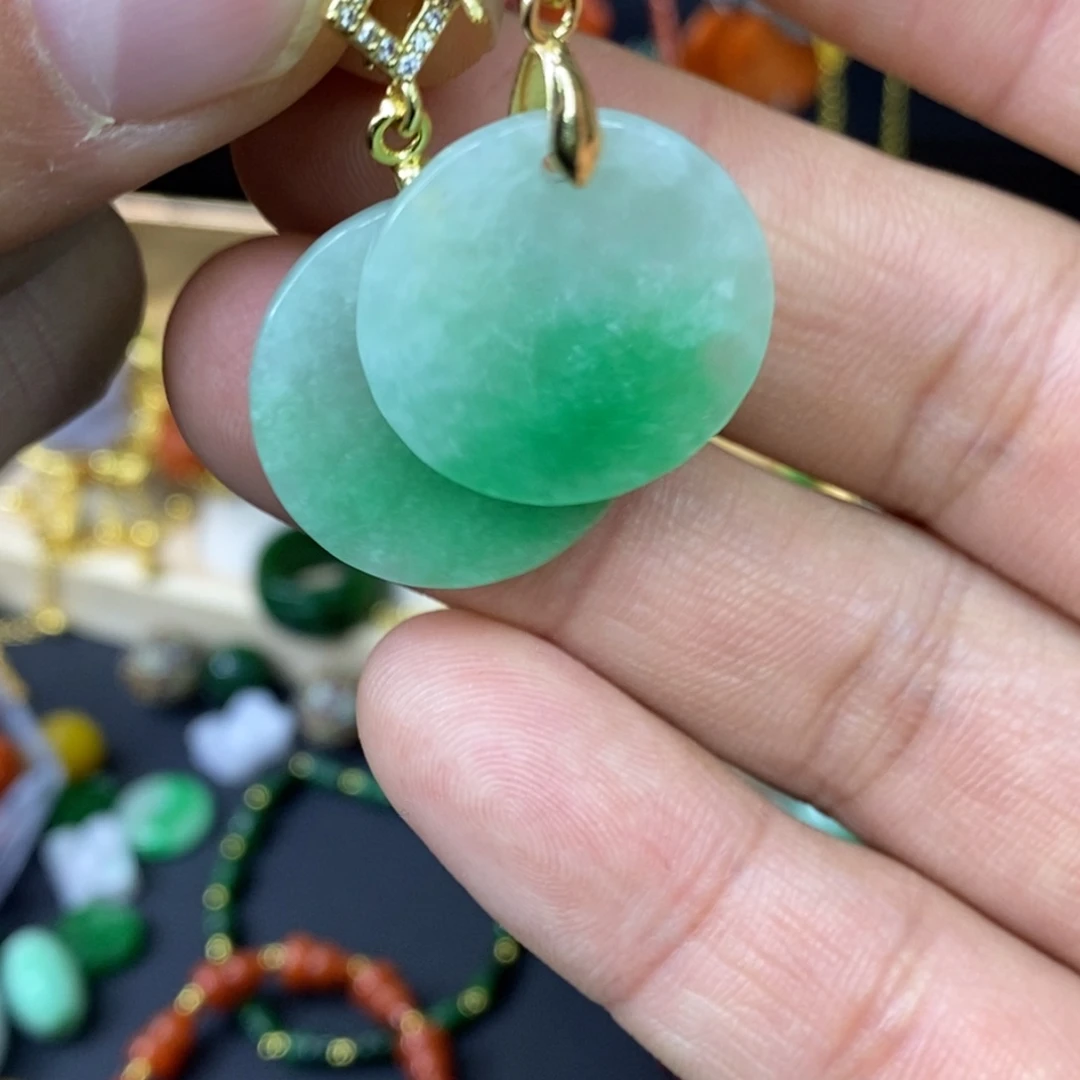 颈饰未镶嵌翡翠雨***想