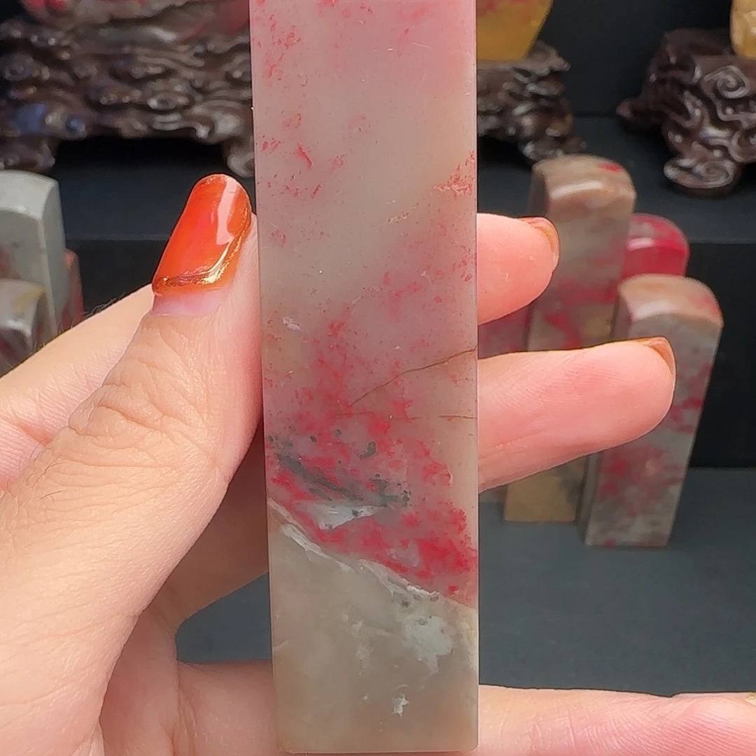 昌化石昌化鸡血石