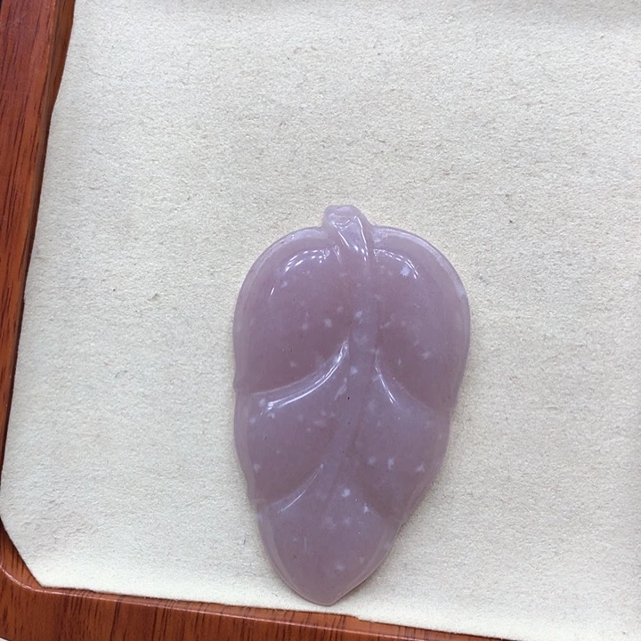 石英质玉颈饰未镶嵌有瑕