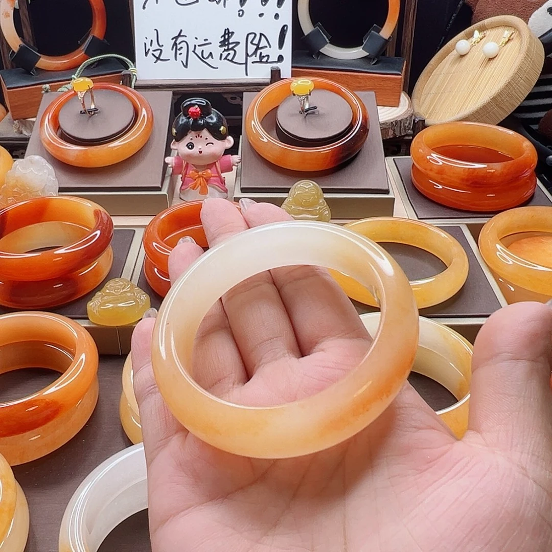 苹***姐未镶嵌石英质玉（黄龙玉）手镯包容福利56.7