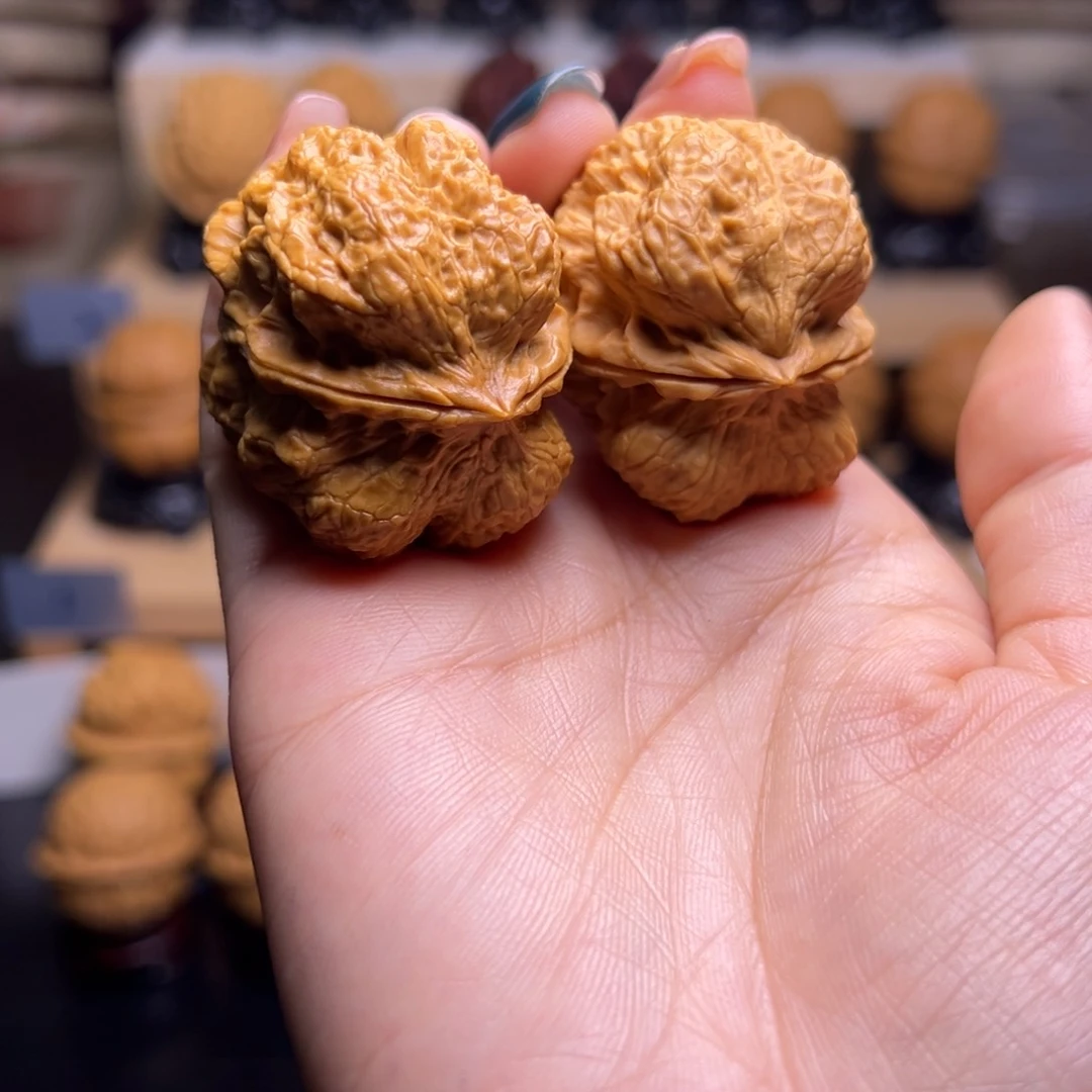 文玩核桃把件至尊龙脊H13