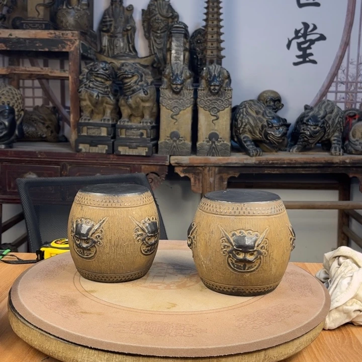 柒***玖石材青石仿古吞兽衔环石鼓一对